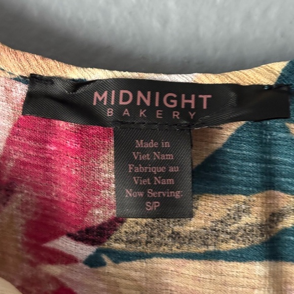 Midnight Bakery | flouncy | floral | tiered | adjustable | tank | s - Picture 9 of 9